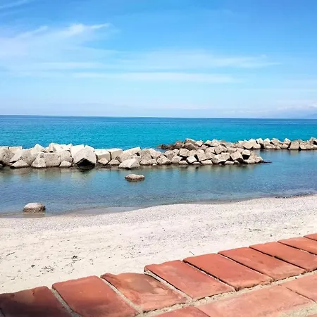 Pet Friendly In Calabro With Kitchen Holiday home *