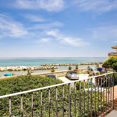 Pet Friendly In Calabro With Kitchen Holiday home