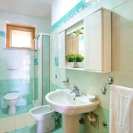 Pet Friendly In Calabro With Kitchen *