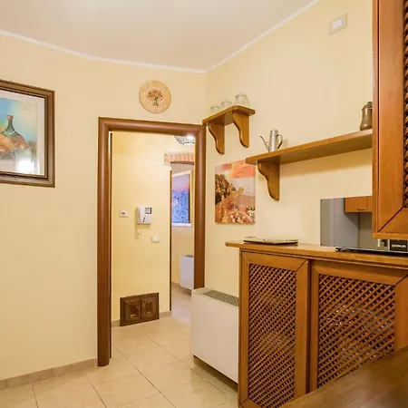 Pet Friendly In Calabro With Kitchen