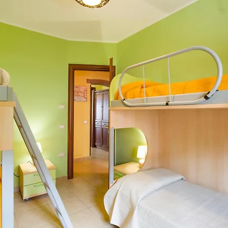 Pet Friendly In Calabro With Kitchen Holiday home